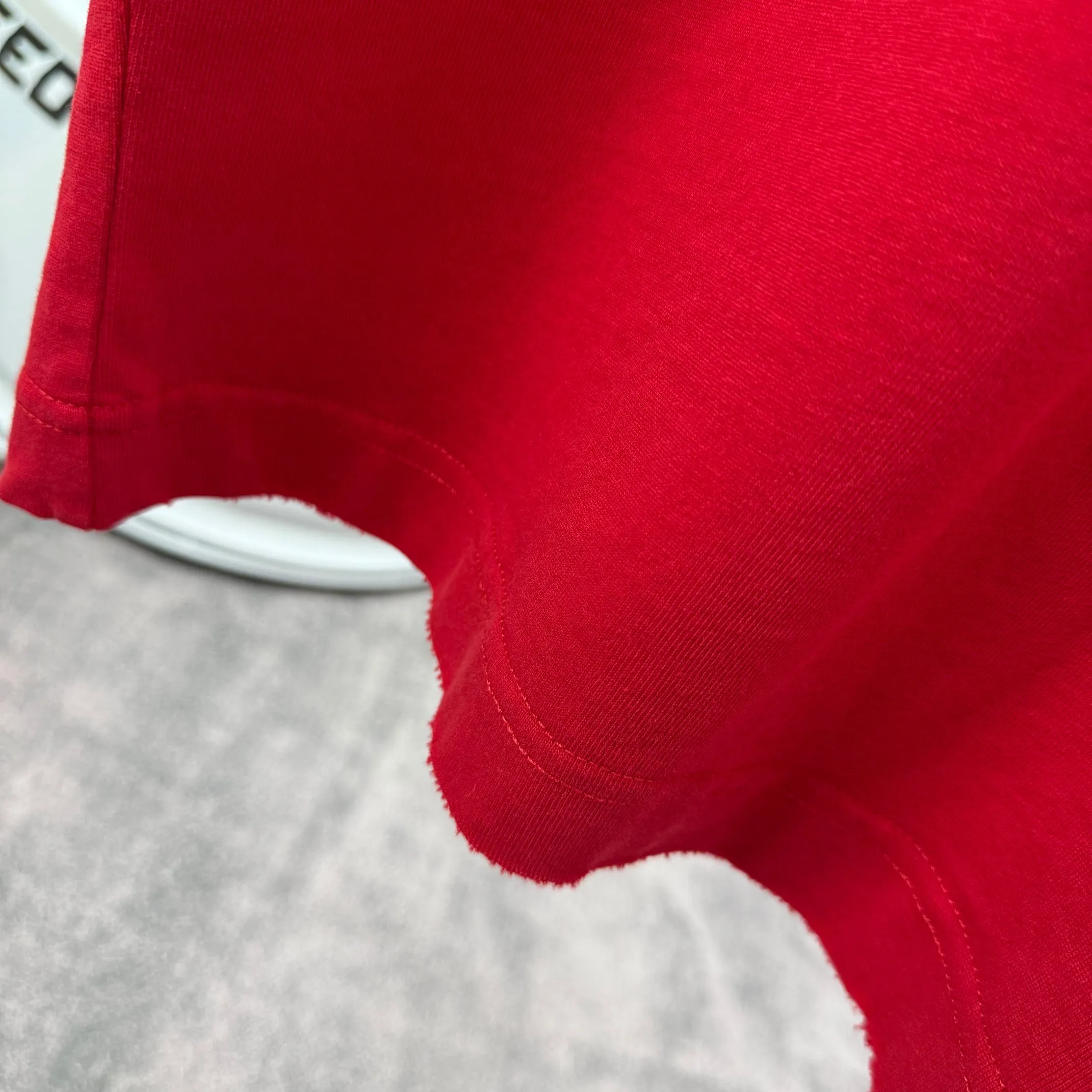 # * Balenciag*2026 New Arrival 320 tee Same Style : Red Size :S M L XL XXL Size： S （90-130 ） M （120-150 ） L （140-165 ） XL （160-180 ） XXL （180-210 ）